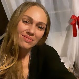 Meet your Posher, Emelina